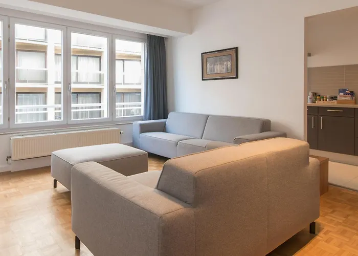 Lecomte - The Shoreline Seaview 187 *