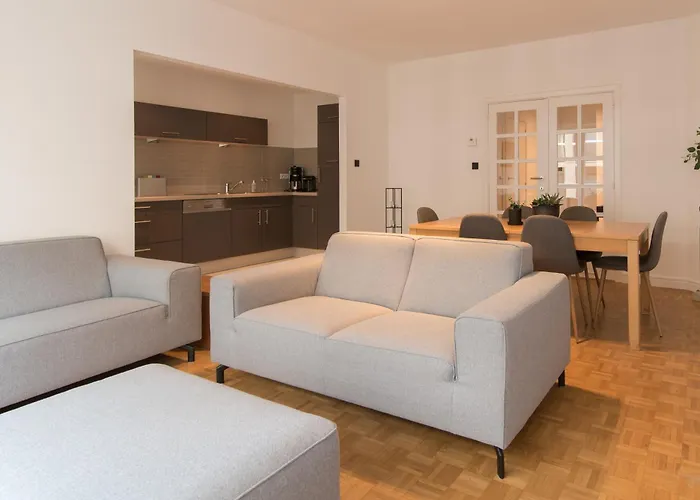 Lecomte - The Shoreline Seaview 187 *