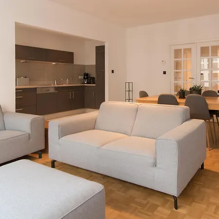 Lecomte - The Shoreline Seaview 187 *